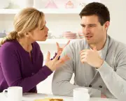 couple-arguing-at-kitchen-table