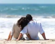 happy_couple_at_beach_.6vprlqthsvk88gkk0c84g04kk.6ylu316ao144c8c4woosog48w.th
