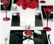 foto-arranjo-de-mesa-vermelho-para-casamento-12