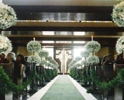 igreja-decorada-com-velas-6