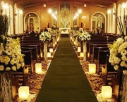 igreja-decorada-com-velas-7